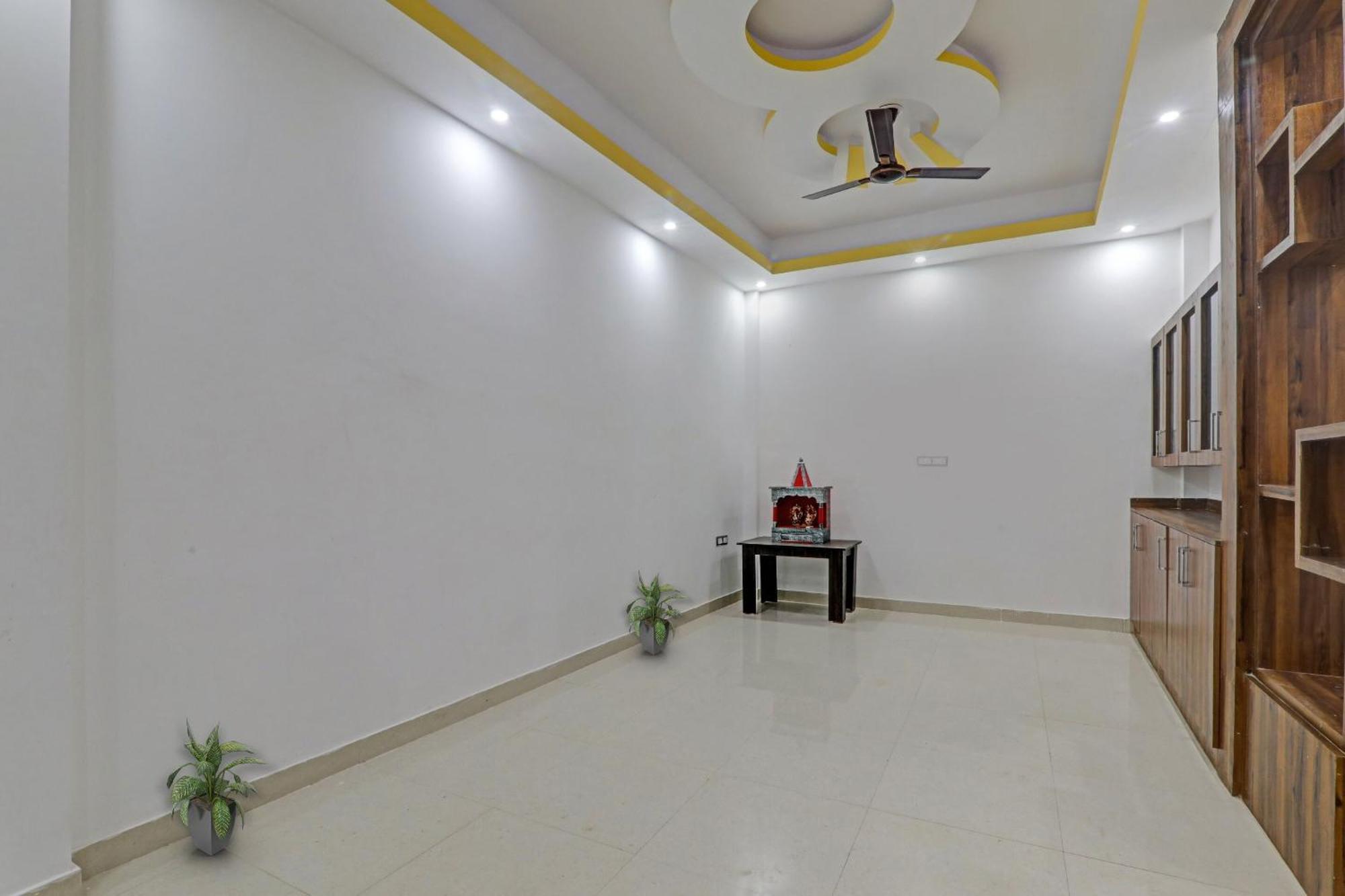 Townhouse Relax Inn Chinhat ภายนอก รูปภาพ